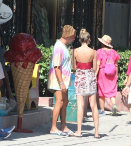 Candice Swanepoel Sexy TheFappeningBlog.com 19.jpg