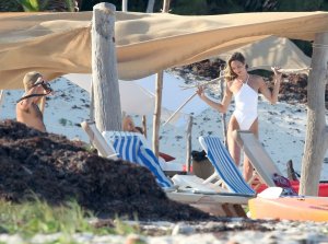 Candice Swanepoel Sexy TheFappeningBlog.com 21.jpg