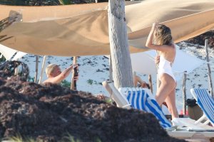 Candice Swanepoel Sexy TheFappeningBlog.com 25.jpg