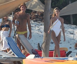 Candice Swanepoel Sexy TheFappeningBlog.com 35.jpg