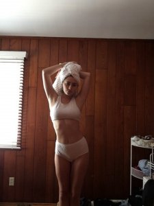 Lia Marie Johnson Nude & Sexy TheFappeningBlog.com 4.jpg