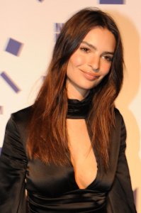 Emily Ratajkowski Sexy - TheFappeningBlog.com 3.jpg