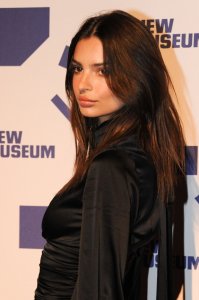 Emily Ratajkowski Sexy - TheFappeningBlog.com 7.jpg