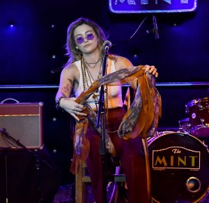 Paris Jackson Braless Sexy - TheFappeningBlog.com 10.jpg