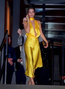 Emily Ratajkowski Sexy TheFappeningBlog.com 18.jpg