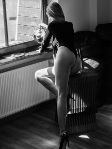 Ewelina Olczak Nude TheFappeningBlog.com 3.jpg