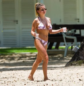 Zara Holland Sexy TheFappeningBlog.com 34.jpg