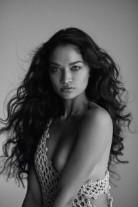 Shanina Shaik Nude & Sexy TheFappeningBlog.com 5.jpg