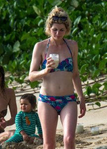 Jodie-Whittaker-in-Bikini-2017--70.jpg