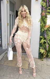 Sam Dewhurst See Through TheFappeningBlog.com 3.jpg