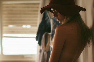 Yasmin Galiazz Nude TheFappeningBlog.com 10.jpg