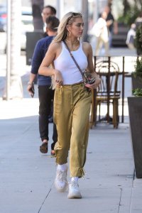 Delilah Hamlin Braless TheFappeningBlog.com 16.jpg