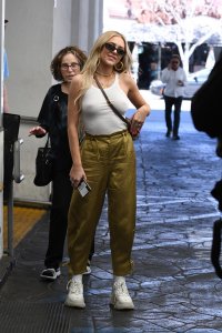 Delilah Hamlin Braless TheFappeningBlog.com 27.jpg