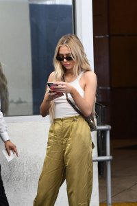 Delilah Hamlin Braless TheFappeningBlog.com 35.jpg