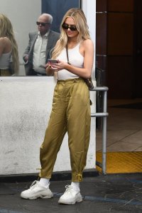 Delilah Hamlin Braless TheFappeningBlog.com 41.jpg