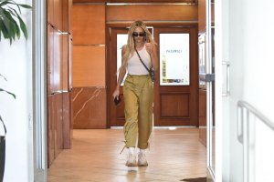 Delilah Hamlin Braless TheFappeningBlog.com 68.jpg