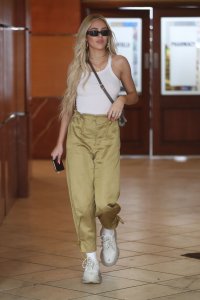 Delilah Hamlin Braless TheFappeningBlog.com 81.jpg