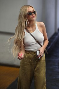 Delilah Hamlin Braless TheFappeningBlog.com 85.jpg