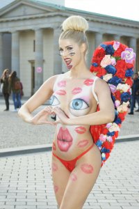 Micaela-Schaefer-Bodypaint-4.jpg