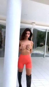 Emily Ratajkowski Topless TheFappeningBlog.com 7.jpg