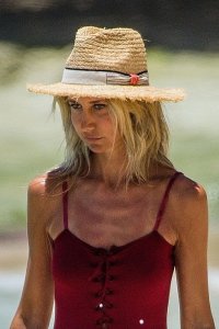 Lady Victoria Hervey Sexy TheFappeningBlog.com 34.jpg