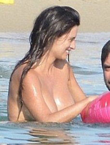 Penelope Cruz Sexy & Topless TheFappeningBlog.com 5.jpg Penelope Cruz Sexy & Topless TheFappeningBlog.com 5.jpg