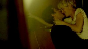 Mackenzie Davis Sexy - Halt and Catch Fire TheFappeningBlog.com 1.jpg