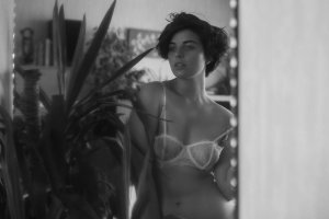 Leeloo Jovich Nude TheFappeningBlog.com 20.jpg