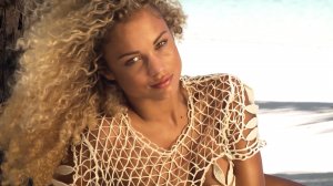 Rose-Bertram-Sexy-Uncovered-8.jpg