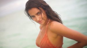 Irina-Shayk-Sexy-Topless-Irresistible-24.jpg