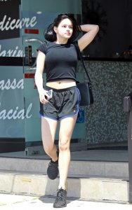 Ariel Winter Braless TheFappeningBlog.com 13.JPG