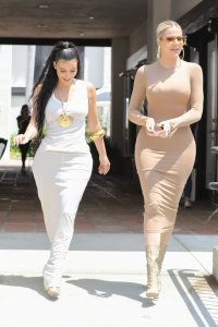 Kim Kardashian, Khloé Kardashian Sexy TheFappeningBlog.com 1.jpg