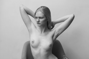 Daria Alexandrova Nude TheFappeningBlog.com 2.jpg