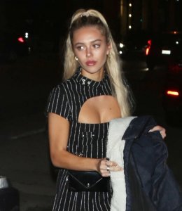 Delilah Belle Hamlin Sexy TheFappeningBlog.com 1.JPG