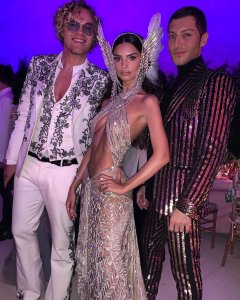 Emily Ratajkowski Sexy TheFappeningBlog.com 1.jpg