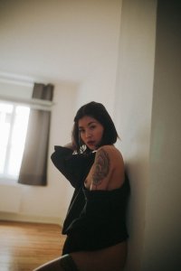 Ney Riven  Nude TheFappeningBlog.com 3.jpg