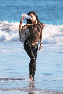 Amanda Geores See Through-Photos-7.jpg