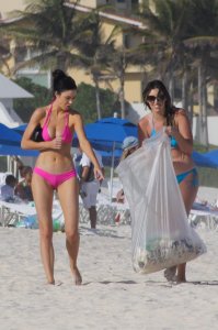 Jayde Nicole in a Bikini-38.jpg