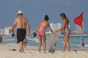 Jayde Nicole in a Bikini-59.jpg