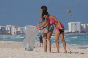 Jayde Nicole in a Bikini-58.jpg