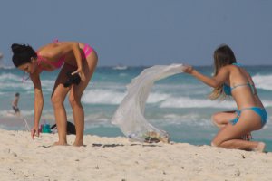 Jayde Nicole in a Bikini-50.jpg