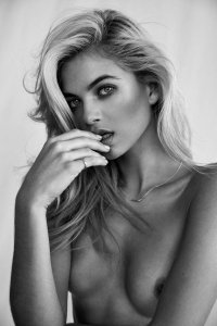 Megan Irwin Nude TheFappeningBlog.com 2.jpg