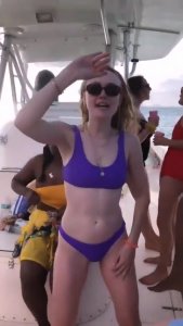 Dakota Fanning TheFappeningBlog.com 1.jpg