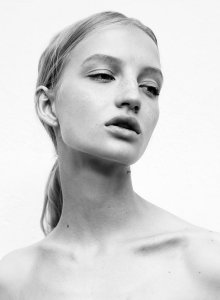 Pauline Ivashevskaya Nude TheFappeningBlog.com 11.jpg