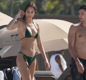 Yasmin Wijnaldum Sexy TheFappeningBlog.com 15.jpg