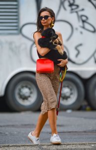 Emily Ratajkowski Sexy TheFappeningBlog.com 28.jpg