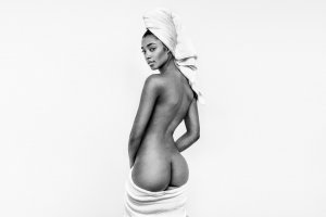 Blakely Ashton Nude TheFappeningBlog.com 10.jpg