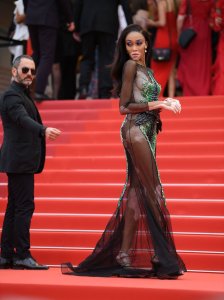 Winnie Harlow Sexy TheFappeningBlog.com 13.jpg
