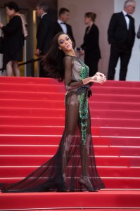 Winnie Harlow Sexy TheFappeningBlog.com 20.jpg