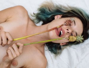 Carly Foulkes Nude13.jpg